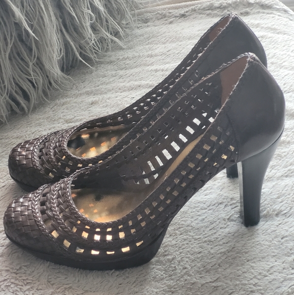 COPY - 2/$35 Guess by Marciano platform heels - Picture 2 of 4